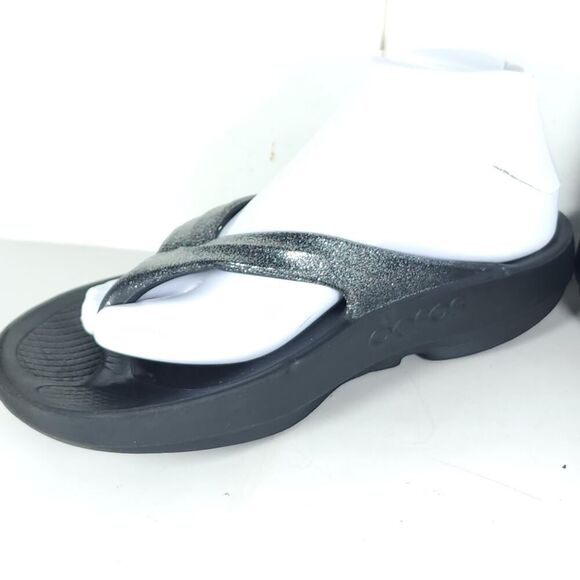 Oofos Women's OOLALA US 10 Silver Glitter Slip-On Flat Thong Flip Flop Sandals - Picture 7 of 15